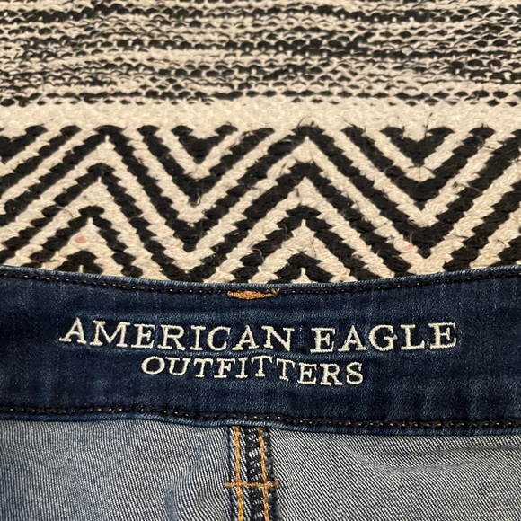 American Eagle Distressed Dark Wash Jean Shorts - Picture 4 of 4